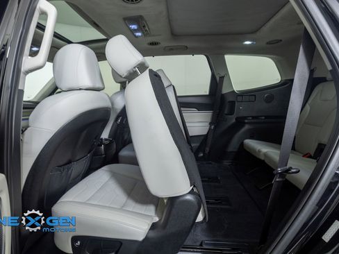 Used 2022 Kia Telluride SX w/ SX Prestige Package AWD/4WD image 29