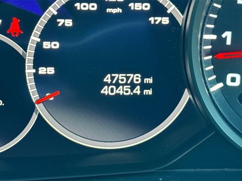 Used 2021 Porsche Cayenne Coupe image 32