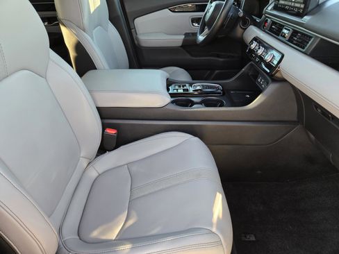 Used 2023 Honda Pilot EX-L image 10