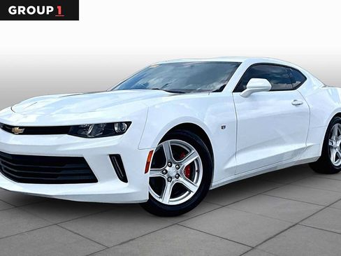 Used 2016 Chevrolet Camaro LT w/ Technology Package RWD image 1