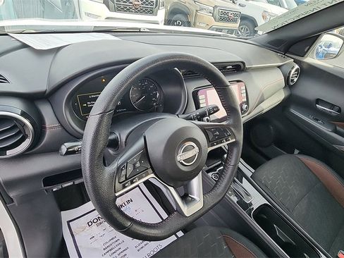 Certified 2024 Nissan Kicks SR image 10