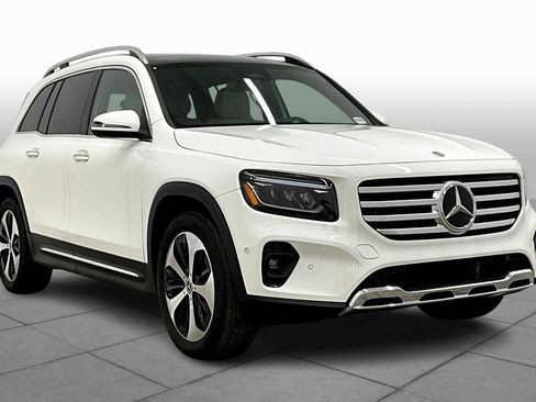 New 2025 Mercedes-Benz GLB 250 image 2