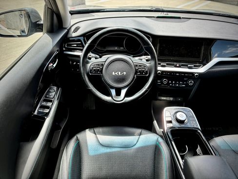 Used 2022 Kia Niro EX Premium FWD image 40