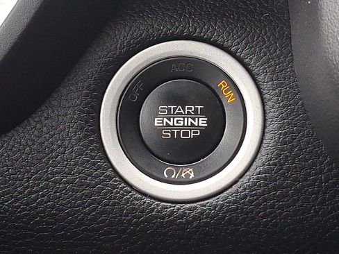 Used 2022 RAM 1500 Laramie AWD/4WD image 23