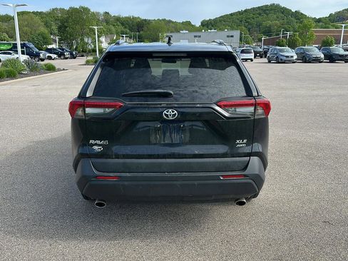 Used 2021 Toyota RAV4 XLE AWD/4WD image 4