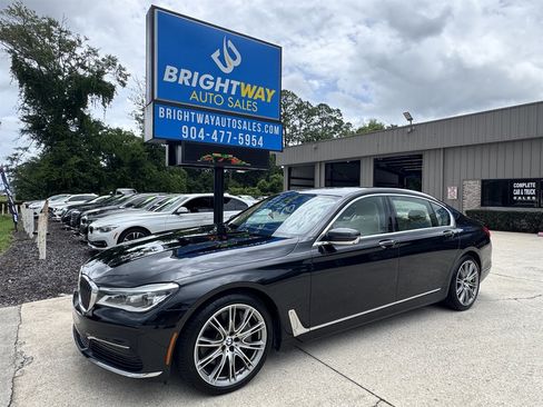 Used 2019 BMW 750i RWD image 1