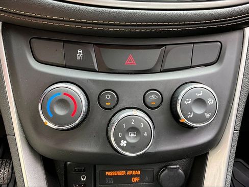 Used 2020 Chevrolet Trax LS image 23