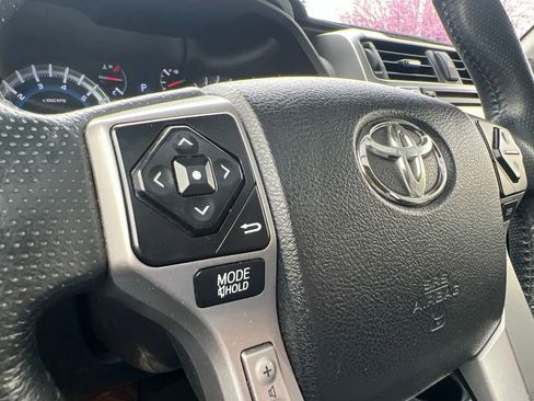 Used 2018 Toyota 4Runner SR5 Premium AWD/4WD image 28