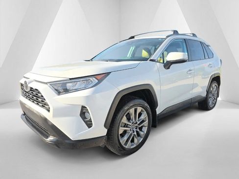Used 2021 Toyota RAV4 XLE Premium AWD/4WD image 3