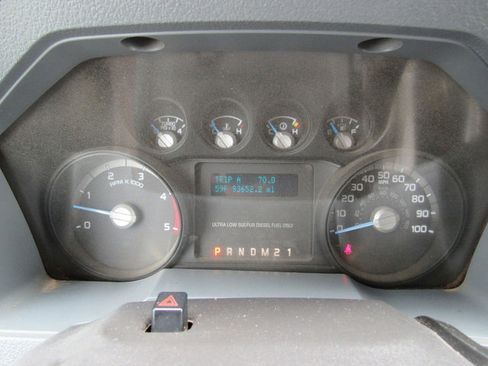 Used 2015 Ford F550 2WD Regular Cab Super Duty image 27