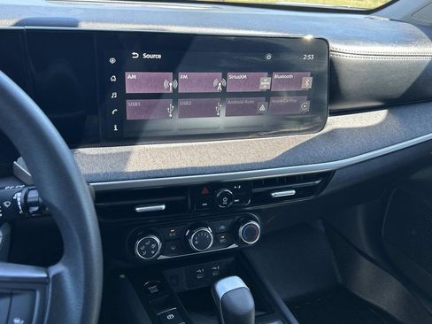 Used 2025 Nissan Kicks SV FWD image 23