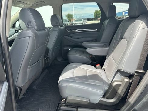 Used 2019 Buick Enclave Essence w/ LPO, Luxury Package AWD/4WD image 18