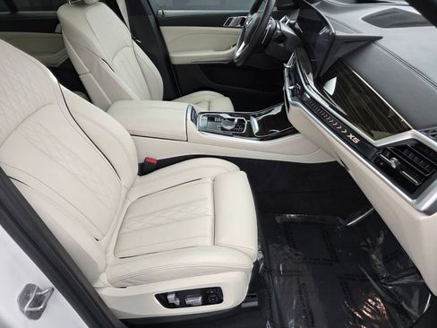 Used 2024 BMW X5 sDrive40i w/ Premium Package image 27