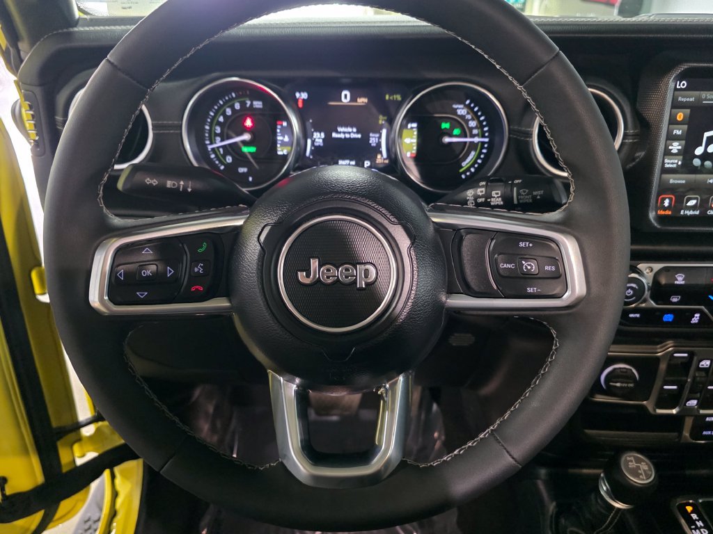 Used 2023 Jeep Wrangler Unlimited Sahara AWD/4WD image 9