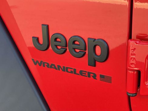 Certified 2024 Jeep Wrangler Sport AWD/4WD image 11