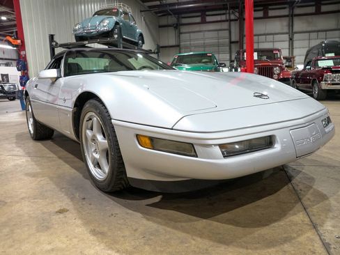 Used 1996 Chevrolet Corvette Convertible RWD image 26