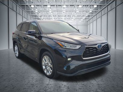 Used 2023 Toyota Highlander Limited