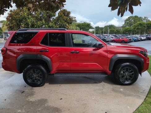 Certified 2025 Toyota 4Runner SR5 AWD/4WD image 11