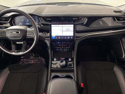 Used 2024 Jeep Grand Cherokee Trailhawk w/ Luxury Tech Group III image 34