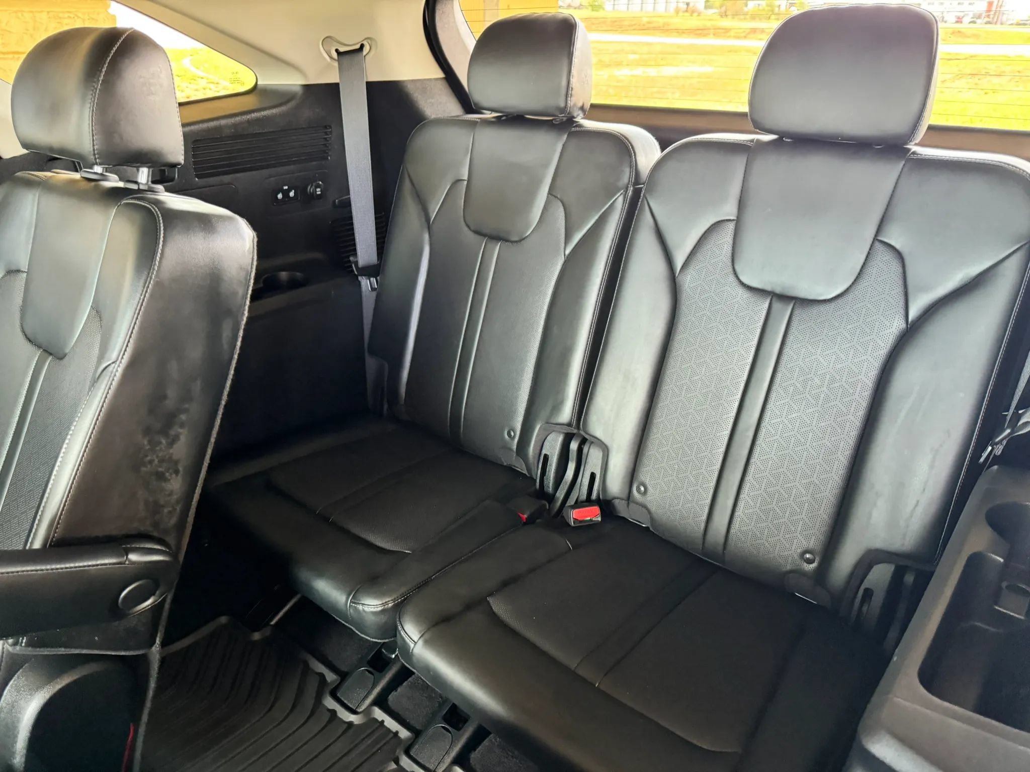Used 2021 Kia Sorento EX w/ Panoramic Sunroof Package FWD image 21