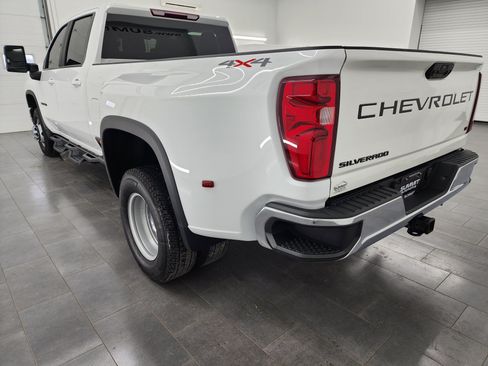 Used 2024 Chevrolet Silverado 3500 LT w/ Convenience Package AWD/4WD image 6