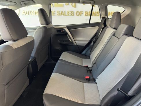 Used 2015 Toyota RAV4 LE AWD/4WD image 25