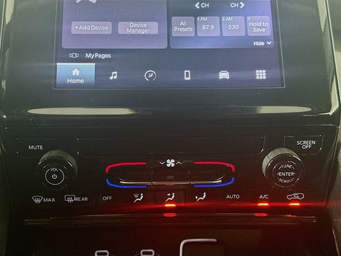 Used 2023 Jeep Grand Cherokee Laredo w/ Trailer Tow Prep Group (B) image 24