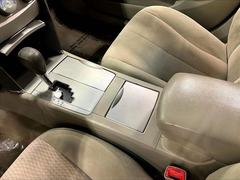 Used 2011 Toyota Camry LE FWD image 18