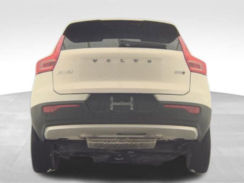 Used 2023 Volvo XC40 B5 Plus w/ Protection Package Premier AWD/4WD image 22