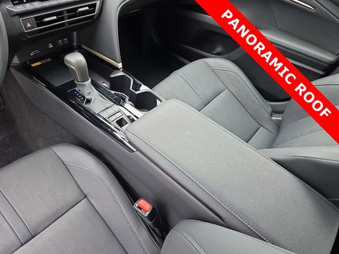 Used 2025 Toyota Camry XSE FWD image 25