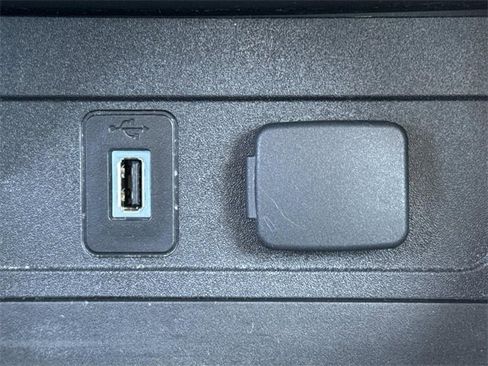 Used 2017 Ford Escape SE image 22