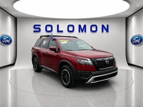 Used 2025 Nissan Pathfinder Rock Creek AWD/4WD image 3