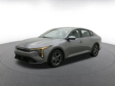 Used 2025 Kia K4 FWD image 3