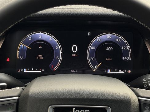 New 2025 Jeep Grand Cherokee Limited w/ Black Appearance Package image 13