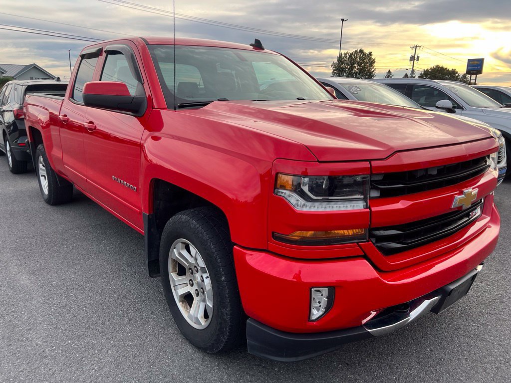 Used 2017 Chevrolet Silverado 1500 LT w/ All Star Edition AWD/4WD image 2