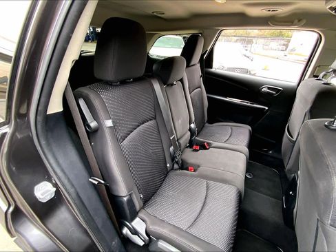 Used 2018 Dodge Journey SE w/ Popular Equipment Group image 19