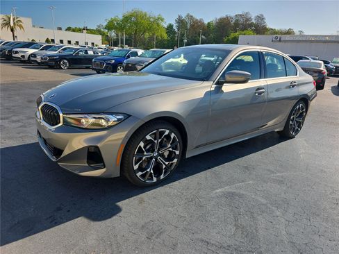 Used 2025 BMW 330i Sedan image 5