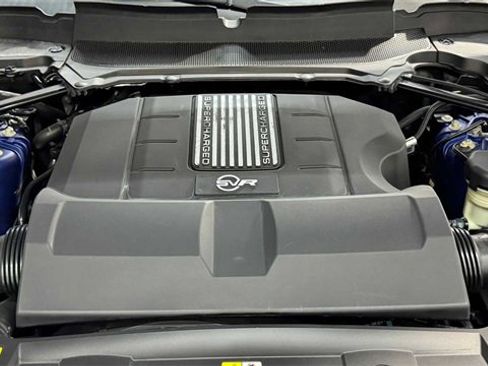 Used 2017 Land Rover Range Rover Sport SVR image 36