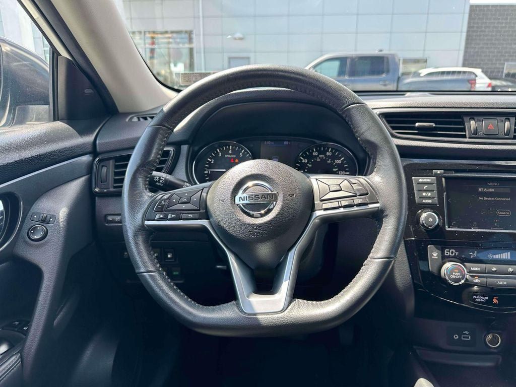 Used 2018 Nissan Rogue SV AWD/4WD image 13