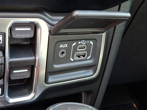 Certified 2022 Jeep Wrangler Unlimited Sport w/ Sun And Sound Package image 27