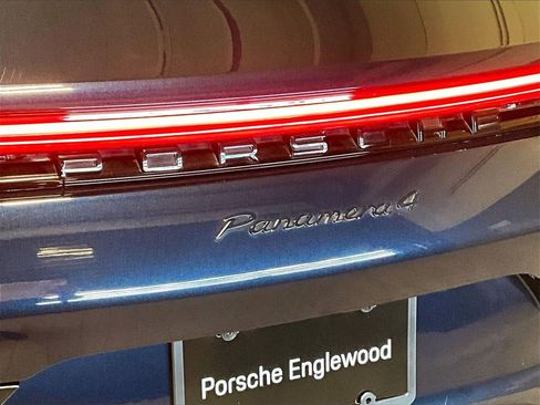 Certified 2022 Porsche Panamera 4 Platinum Edition image 13