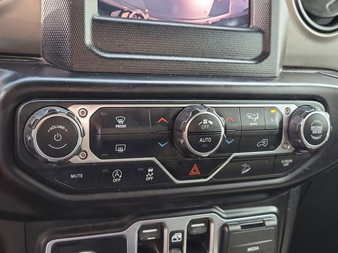 Certified 2019 Jeep Wrangler Unlimited Sport S AWD/4WD image 24
