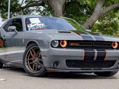 Used 2019 Dodge Challenger SXT w/ Blacktop Package image 11