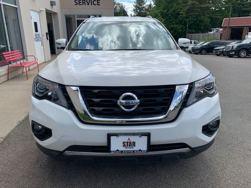 Used 2018 Nissan Pathfinder SL AWD/4WD image 2