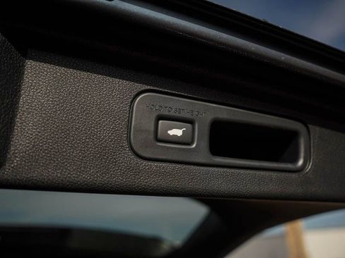 New 2026 Honda Odyssey Touring image 9