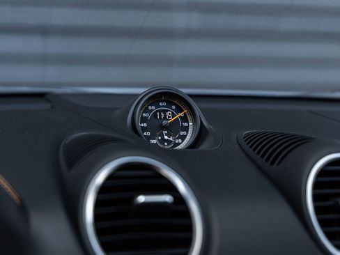 Certified 2025 Porsche 718 Boxster Spyder RS RWD image 38