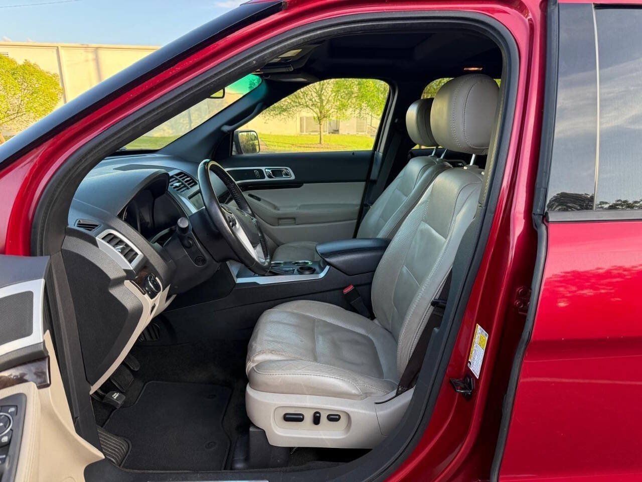Used 2012 Ford Explorer Limited FWD image 17