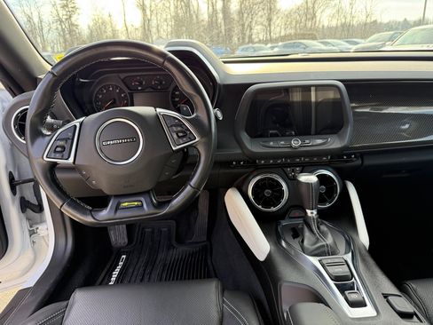 Used 2023 Chevrolet Camaro LT image 23