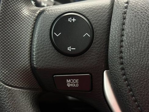 Used 2019 Toyota Corolla LE FWD image 23
