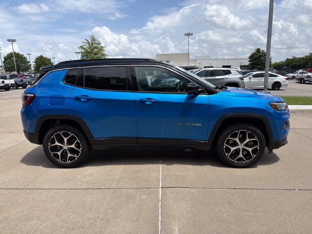 Used 2024 Jeep Compass Limited AWD/4WD image 6